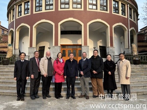 北美亚太论坛代表团访问华东神学院