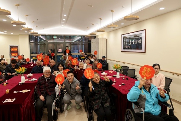 金陵协和神学院学生代表赴爱德仁谷颐养院开展爱心探访