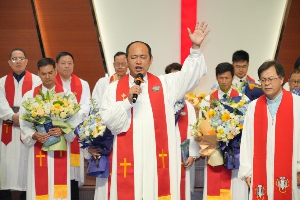 浙江省基督教两会在温州市举行圣职按立典礼