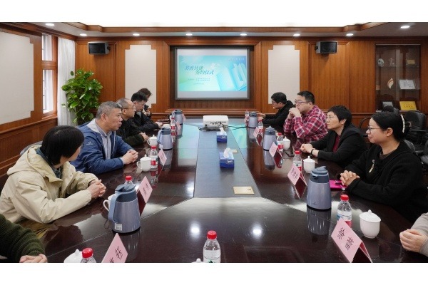 书香聚合力 文化赋能 共育“双通”人才