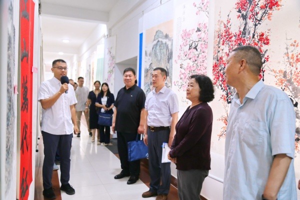 赓续红色血脉，厚植爱党爱国情怀