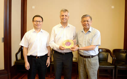 世界信义宗联会总干事代表团访问基督教全国两会