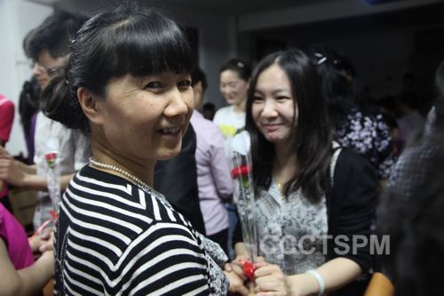 江苏省无锡市中山路堂“爱之翼”团契母亲节特别活动