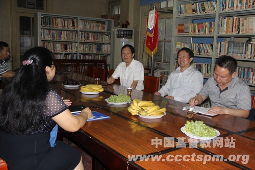 湖北省民宗委柳望春主任一行慰问中南神学院老师