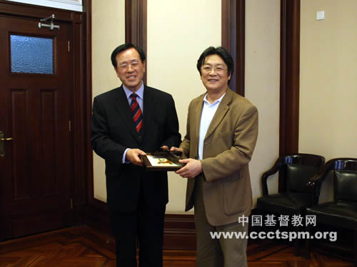 阚保平副会长接待韩国东北亚教会事工研究中心一行