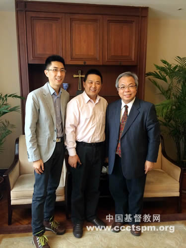 麦道卫事工全球出版运营总监劳杰夫访问基督教全国两会