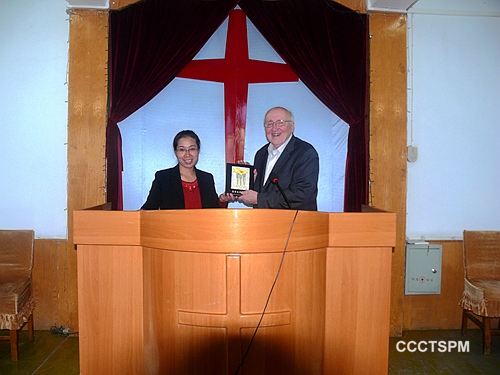 美国福乐神学院前院长毛瑞琪牧师到陕西圣经学校演讲