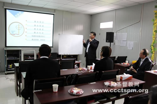 昆山教会接待“基督教两岸交流协会”理事长魏悌香牧师夫妇