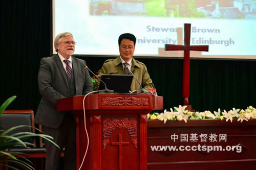英国爱丁堡大学神学院院长斯迪沃特·布朗（Stewart Brown）教授在“金陵”演讲
