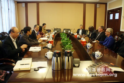 美国纽约华尔街圣三一堂代表团访问我会